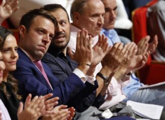 Στέφανος Κασσελάκης / Ο Τζουμάκας έθεσε εαυτόν εκτός ΣΥΡΙΖΑ – Παραπέμπεται στην επιτροπή δεοντολογίας