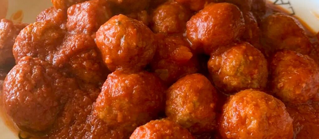 Γιουβαρλάκια και Κεφτεδάκια στην δεκάδα με τα 50 καλύτερα φαγητά με κεφτέδες του TasteAtlas!