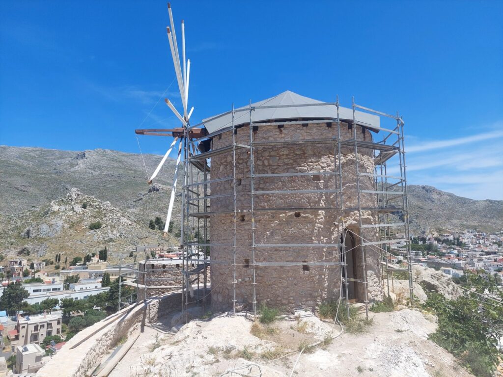 Κάλυμνος: Οι ανεμόμυλοι της Χρυσοχεριάς ζωντανεύουν – Μάρτυρες της ιστορίας και του πολιτισμού του νησιού