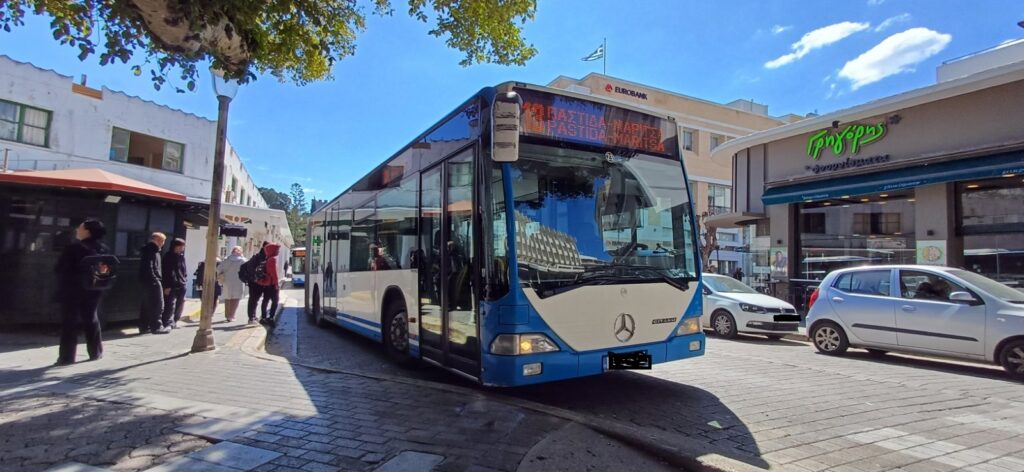 Δημοτική συγκοινωνία: Ο Δήμος Ρόδου θεωρεί ότι οι νόμοι αφορούν μόνο τους “άλλους”