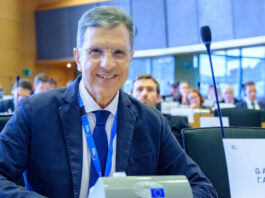 Ο Γιώργος Αυτιάς πρότεινε Ευρωπαϊκό Ταμείο για τα νησιά (video)