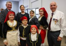 Με συγκίνηση και περηφάνια ο εορτασμός της 25ης Μαρτίου από την ομογένεια και την Ελληνορθόδοξη Κοινότητα του Ντάργουιν