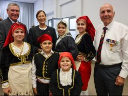 Με συγκίνηση και περηφάνια ο εορτασμός της 25ης Μαρτίου από την ομογένεια και την Ελληνορθόδοξη Κοινότητα του Ντάργουιν