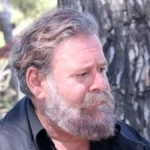 Κωστής Σαββιδάκης: Με σταύρωσε ο παπάς και κόλλησε ο σταυρός στην πλάτη, ήταν σημάδι για να κάνω εξετάσεις -Video